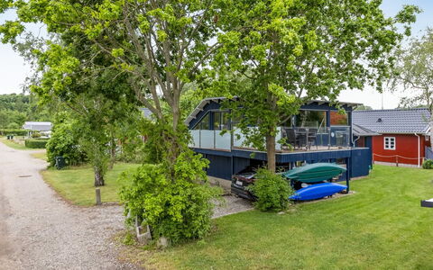 Gabriele - 50M from the Sea: Tag, Hus, Hjem, Sommerhus, Sidespor, Estate, Indkørsel, Garden Bygninger, Gård, Skur