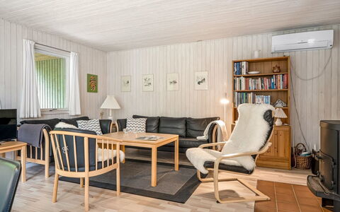 Edle - from the Sea: Græs, Græs-, Land Lot, Sommerhus, Landdistrikt, Eng, Garden Bygninger, Have, Skur