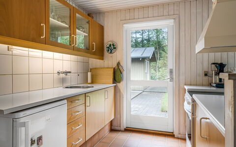 Edle - from the Sea: Græs, Græs-, Land Lot, Sommerhus, Landdistrikt, Eng, Garden Bygninger, Have, Skur