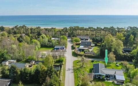Bedrija - 100M from the Sea: Estate, Skygge, Indkørsel, Stuehus