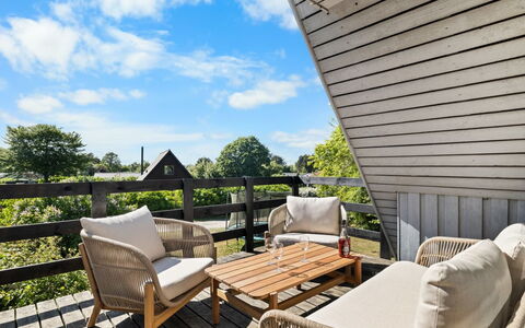 Sunna - 1Km from the Sea: Tag, Hus, Land Lot, Hjem, Sommerhus, Estate, Garden Bygninger, Skygge, Bjælkehytte, Landscaping