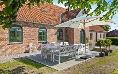 Brun - 1.5Km from the Sea