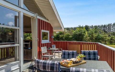 Hans - 1.2Km from the Sea: Træ, Hjem, Veranda, Dæk, Hårdttræ, Tag, Bejdse, Trægulve, Eco Hotel
