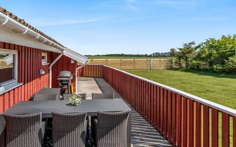 Hans - 1.2Km from the Sea: Træ, Hjem, Veranda, Dæk, Hårdttræ, Tag, Bejdse, Trægulve, Eco Hotel