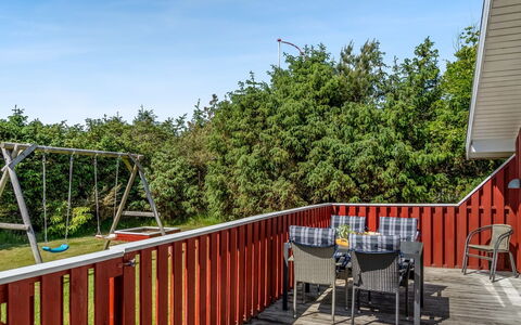 Hans - 1.2Km from the Sea: Træ, Hjem, Veranda, Dæk, Hårdttræ, Tag, Bejdse, Trægulve, Eco Hotel