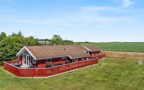 Hans - 1.2Km from the Sea: Træ, Hjem, Veranda, Dæk, Hårdttræ, Tag, Bejdse, Trægulve, Eco Hotel