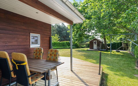 Swipdagh - 150M from the Sea: Indretning, Loft, Lejlighed, Gulvbelægning, Møbel, Etage, Værelse, Belysning, Hjem, Couch