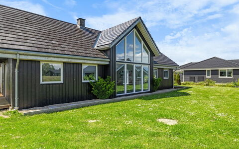 Ung - 460M from the Sea: Hus, Tag, Hjem, Sommerhus, Busk, Bunddække, Estate, Stuehus, Sidespor, Garden Bygninger