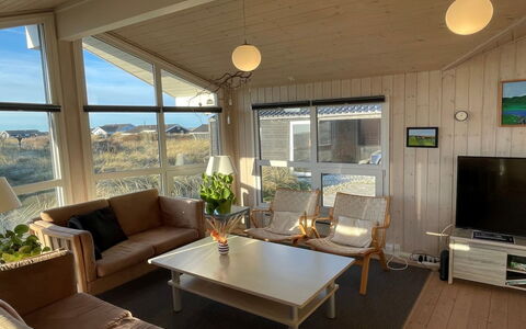Zuhra - 400M from the Sea: Indretning, Loft, Etage, Hjem, Møbel, Værelse, Stue, Lejlighed, Couch
