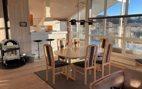 Zuhra - 400M from the Sea: Bygning, Hus, Vindue, Hjem, Tag, Boligområde, Busk, Sommerhus, Land Lot