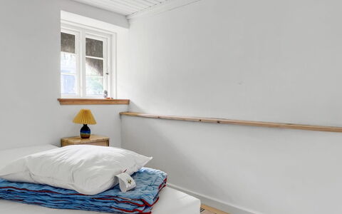 Annabeth - 900M from the Sea: Træ, Gulvbelægning, Etage, Indretning, Loft, Trægulve, Soveværelse, Seng, Hårdttræ, Værelse