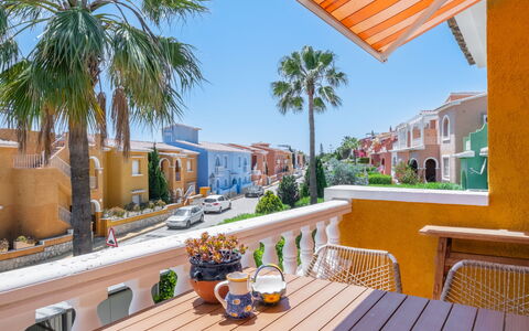 Pueblo de la Paz: Have, Udendørs Møbler, Udvej, Skygge, Fritid, Lawn, Eco Hotel, Landscaping, Telt, Parkere