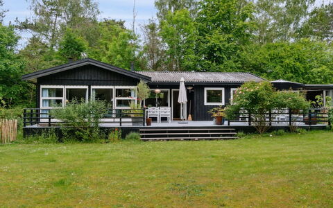 Nette - 100M from the Sea: Træ, Gulvbelægning, Indretning, Etage, Møbel, Trægulve, Værelse, Loft, Bejdse, Hårdttræ