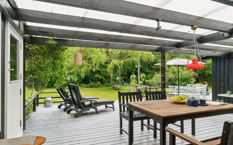Nette - 100M from the Sea: Træ, Gulvbelægning, Indretning, Etage, Møbel, Trægulve, Værelse, Loft, Bejdse, Hårdttræ