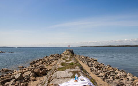 Hölick Minichalet 3: Vand, Krop Af Vand, Rots, Horisont, Coastal Og Oceaniske Landskabsformer, Kyst, Hav, Kyst, Bank, Ocean