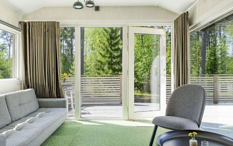 Hölick Minichalet Plus 7: Møbel, Indretning, Træ, Gulvbelægning, Etage, Couch, Hjem, Stue, Loft, Stol
