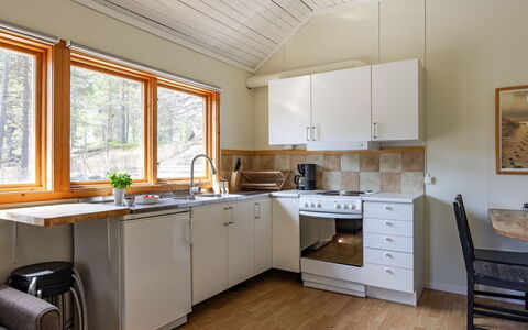 Hölick Tallen 2: Gulvbelægning, Indretning, Køkken, Møbel, Køkken Apparat, Træ, Countertop, Etage, Loft, Cabinetry
