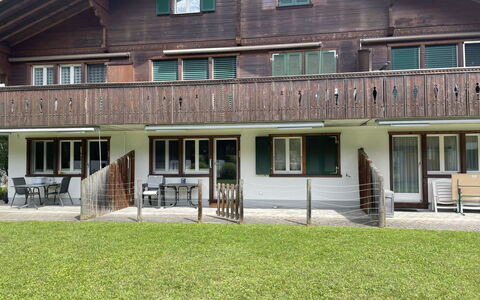 Bergecho Eg Mitte: Sommerhus, Skygge, Lawn, Estate, Gård, Stuehus, Sidespor, Villa
