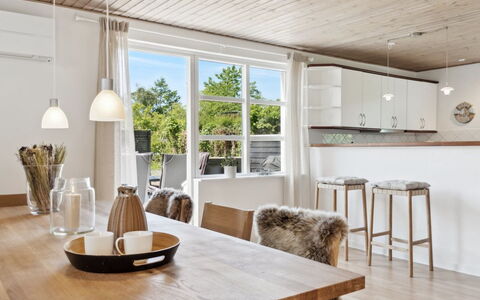 Annabeth - 850M from the Sea: Lejlighed, Ejerlejlighed, Estate, Altan, Villa, Hotel
