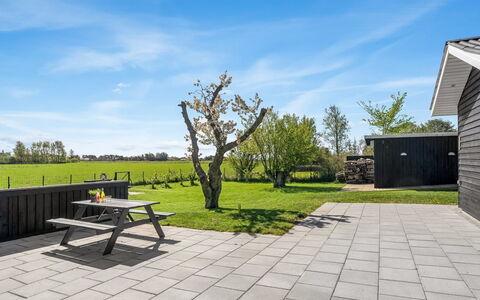 Herwarth - 400M from the Sea: Estate, Skygge, Indkørsel, Stuehus