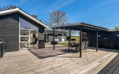 Herwarth - 400M from the Sea