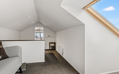 Adser - 300M from the Sea: Hvid, Nummer
