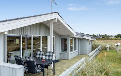 Fridgerd - 300M from the Sea