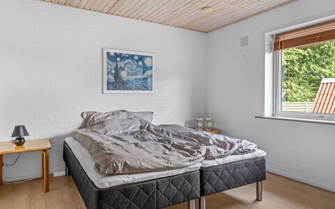 Kukka - 16Km from the Sea: Træ, Indretning, Soveværelse, Etage, Gulvbelægning, Loft, Seng, Sengetøj, Sengetøj, Bed Frame