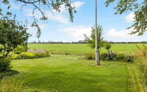 Kukka - 16Km from the Sea: Himmel, Grøn, Græs, Græs-, Naturlige Landskab, Almindeligt, Busk, Land Lot, Lawn