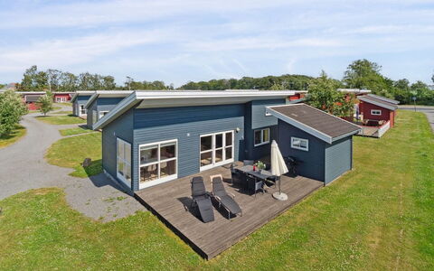 Ilta - 2.8Km from the Sea: Estate, Skygge, Indkørsel, Stuehus