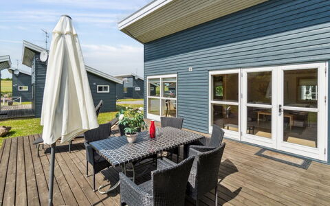 Ilta - 2.8Km from the Sea: Estate, Skygge, Indkørsel, Stuehus