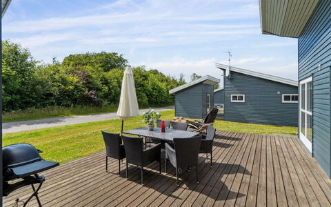 Ilta - 2.8Km from the Sea: Estate, Skygge, Indkørsel, Stuehus