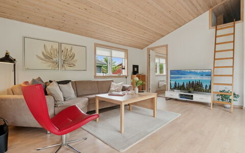 Ilta - 2.8Km from the Sea: Estate, Skygge, Indkørsel, Stuehus
