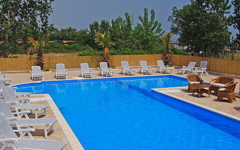 Tortoreto Apartment Close To The Sea, Ac,wi -fi: Svømmepøl, Udendørs Møbler, Udvej, Møbel, Liggestol, Kompositmateriale, Fritid, Paraply, Thermae, Skygge