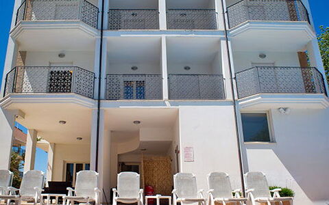 Tortoreto Apartment Close To The Sea, Ac,wi -fi: Blå, Svømmepøl, Altan, Hotel