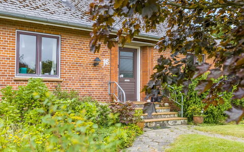 Hiarni - 12Km from the Sea: Estate, Farm