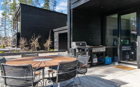 Villa Lager: Vindue, Facade, Arkitektur, Dør, Hjem, Estate, Mansion, Skydevindue, Altan, Villa