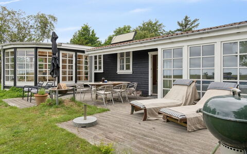 Catalin - 50M from the Sea: Møbel, Udendørs Møbler, Stol, Dør, Hjem, Udendørs Bord, Sommerhus, Køkken & Spisebord, Veranda, Dæk
