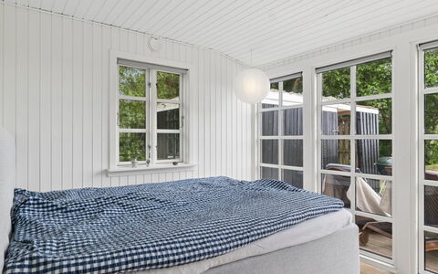 Catalin - 50M from the Sea: Træ, Hjem, Møbel, Hårdttræ, Skydevindue, Bejdse, Soveværelse, Design, Seng, Gård