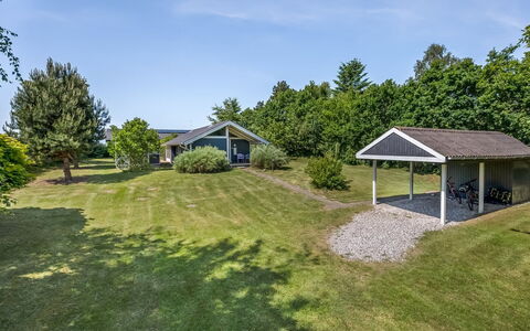 Leeve - 1.3Km from the Sea: Træ, Sidespor, Dør, Sommerhus, Maling, Gård, Skydevindue, Garden Bygninger, Backyard, Planke