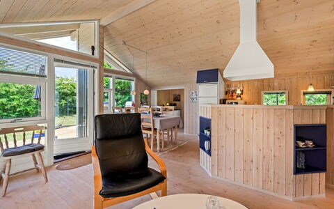 Leeve - 1.3Km from the Sea: Hus, Hjem, Dør, Tag, Sommerhus, Estate, Have, Skygge, Sidespor, Gård