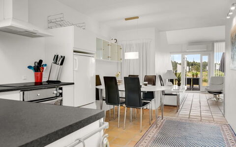 Nis - 900M from the Sea: Møbel, Gulvbelægning, Indretning, Etage, Stol, Værelse, Loft, Bord, Køkken, Køkken & Spisebord