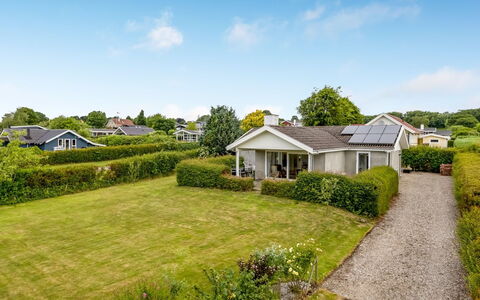 Tolke - 400M from the Sea: Tag, Hus, Hjem, Sommerhus, Dør, Sidespor, Dæk, Veranda, Planke, Hårdttræ