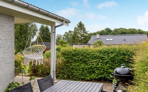 Tolke - 400M from the Sea: Tag, Hus, Hjem, Sommerhus, Dør, Sidespor, Dæk, Veranda, Planke, Hårdttræ