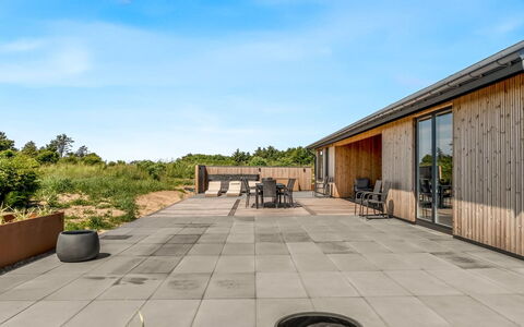 Merta - 800M from the Sea: Træ, Hjem, Veranda, Dæk, Hårdttræ, Tag, Bejdse, Trægulve, Eco Hotel