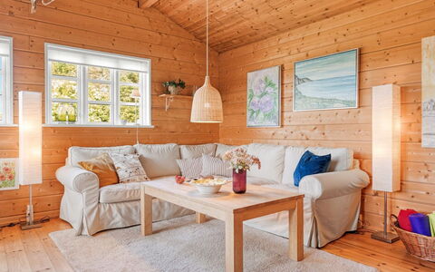 Helemine - 500M from the Sea: Blå, Busk, Sommerhus, Bunddække, Have, Estate, Skygge, Landscaping, Stuehus, Eco Hotel