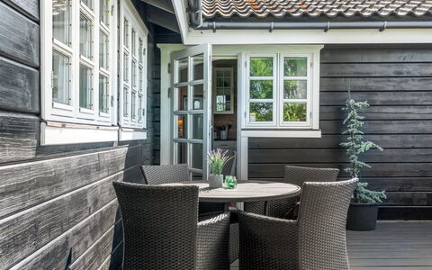 Helemine - 500M from the Sea: Blå, Busk, Sommerhus, Bunddække, Have, Estate, Skygge, Landscaping, Stuehus, Eco Hotel