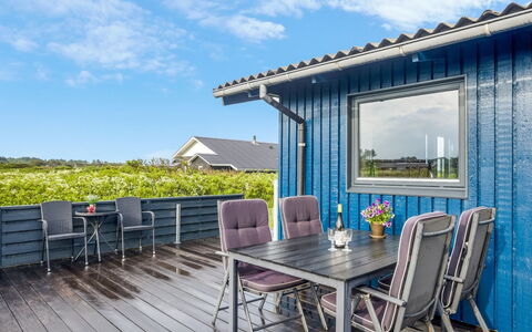 Iiris - 200M from the Sea: Træ, Hjem, Veranda, Dæk, Hårdttræ, Tag, Bejdse, Trægulve, Eco Hotel
