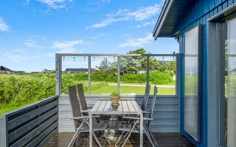 Iiris - 200M from the Sea: Træ, Hjem, Veranda, Dæk, Hårdttræ, Tag, Bejdse, Trægulve, Eco Hotel
