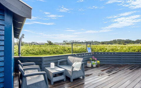 Iiris - 200M from the Sea: Træ, Hjem, Veranda, Dæk, Hårdttræ, Tag, Bejdse, Trægulve, Eco Hotel